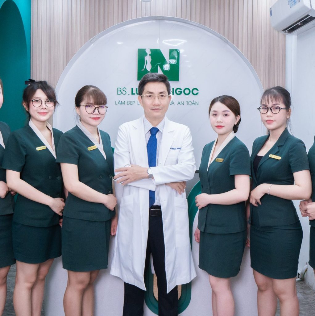 Hút mỡ nọng cằm Bác sĩ Lương Ngọc